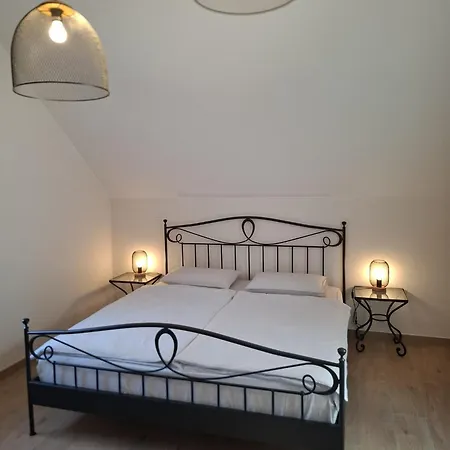 Chez Cecile *