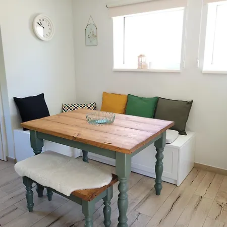 Chez Cecile Geer